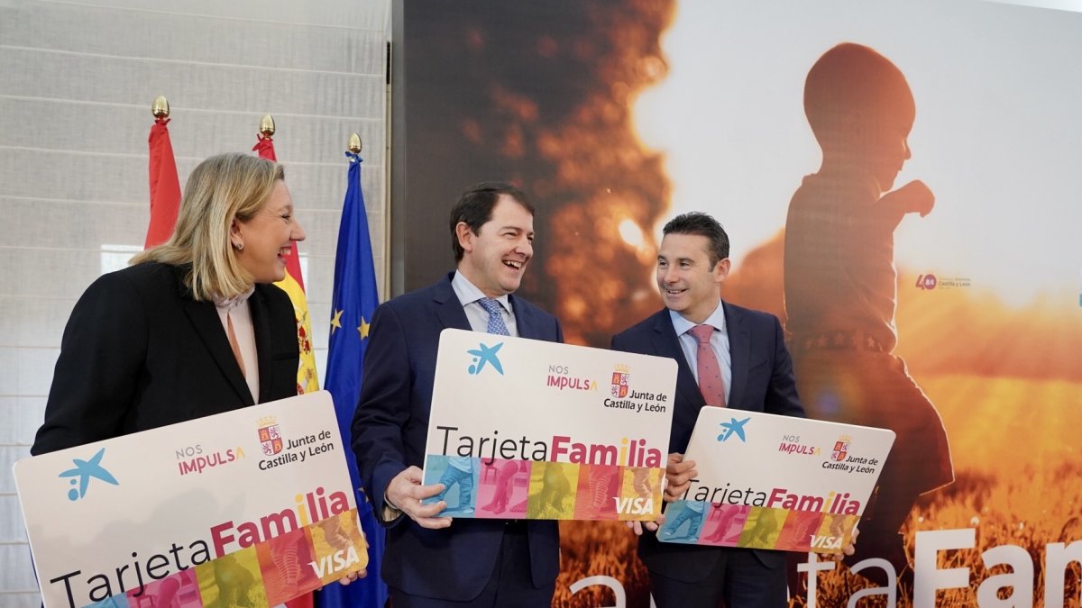 El presidente de la Junta de Castilla y León, Alfonso Fernández Mañueco, presenta el Bono Nacimiento..-ICAL