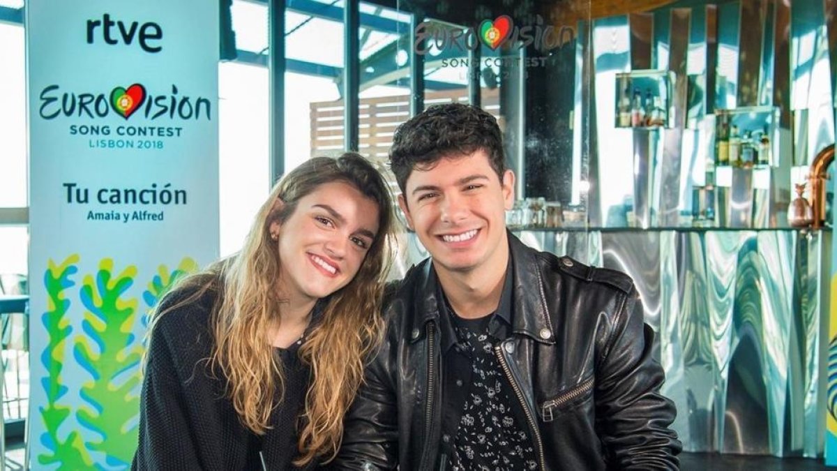 Amaia y Alfred, en la presentación de su actuación en el Festival e Eurovisión, en Lisboa. /-EL PERIÓDICO