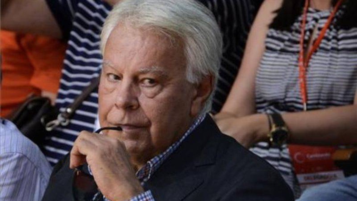 El expresidente del Gobierno Felipe González, en junio del 2012.-Foto: MAYA BALANYA / ARCHIVO