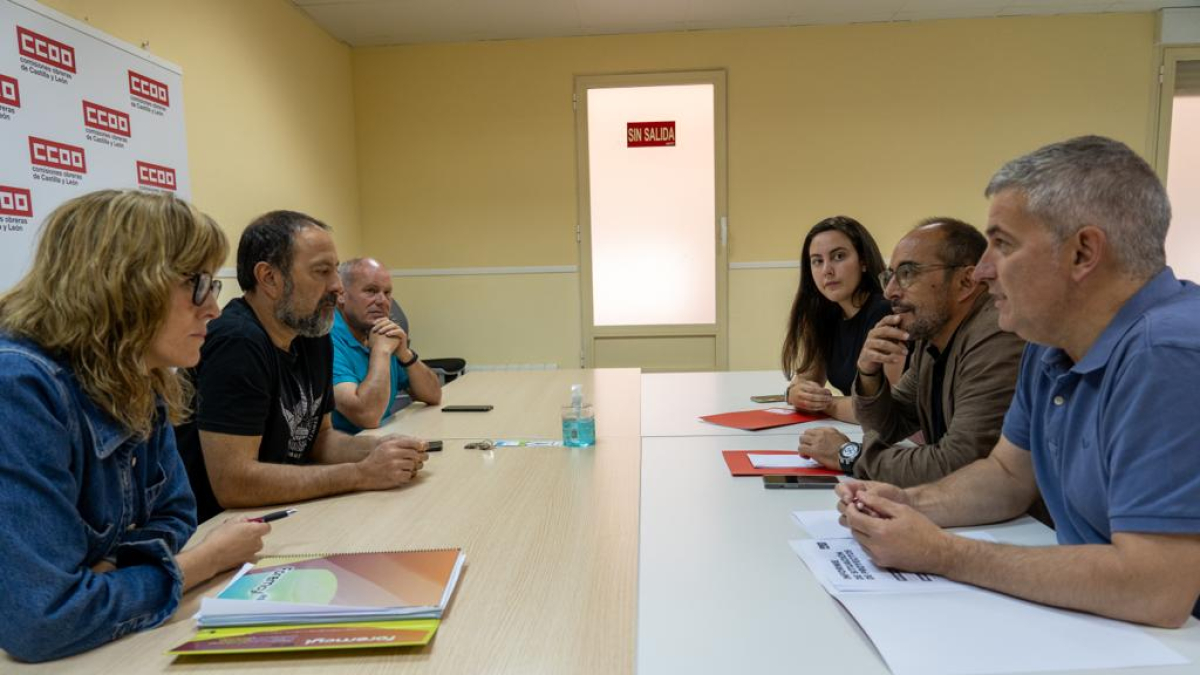 Miembros del PSOE de Soria y de CCOO en la reunión mantenida de cara a las elecciones generales. HDS