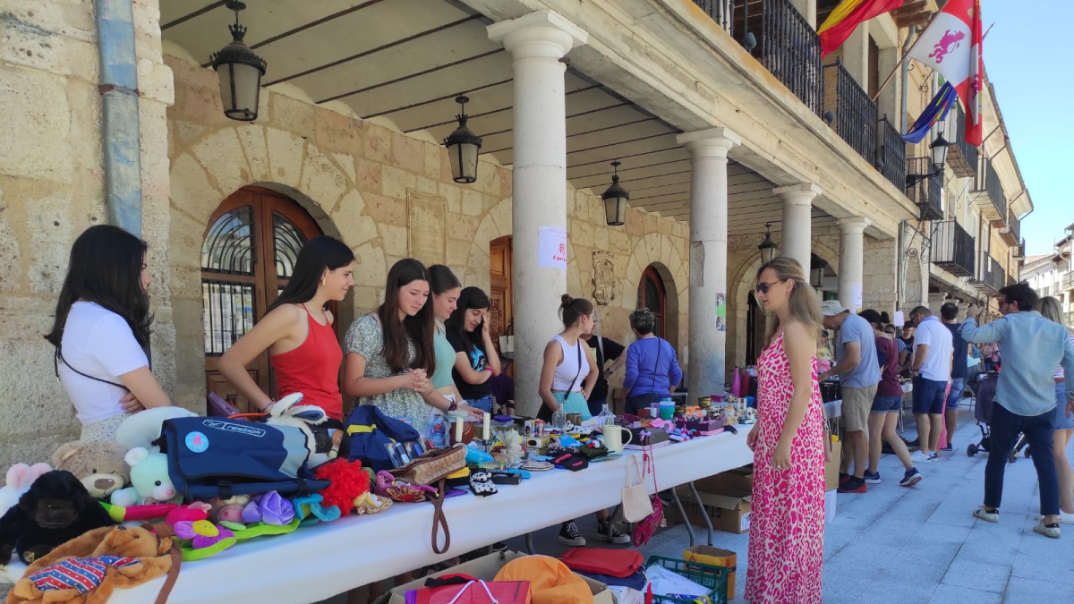 Mercadillo solidario celebrado en El Burgo de Osma.