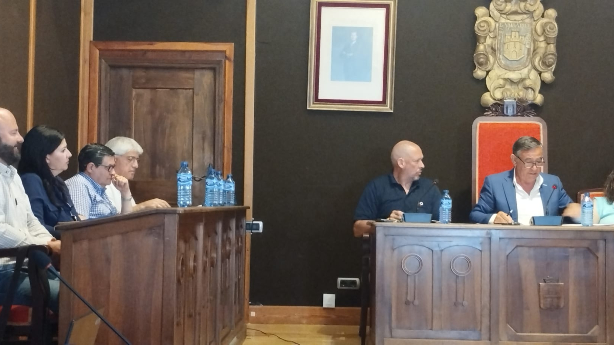 Concejales de El Burgo de Osma en el pleno de ayer.