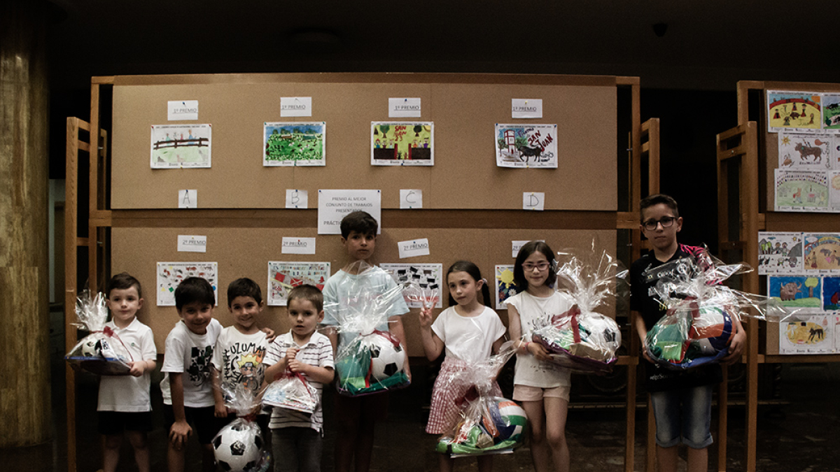 Entrega de premios del concurso escolar de ilustraciones sanjuaneras de la Asociación de Jurados de Cuadrilla