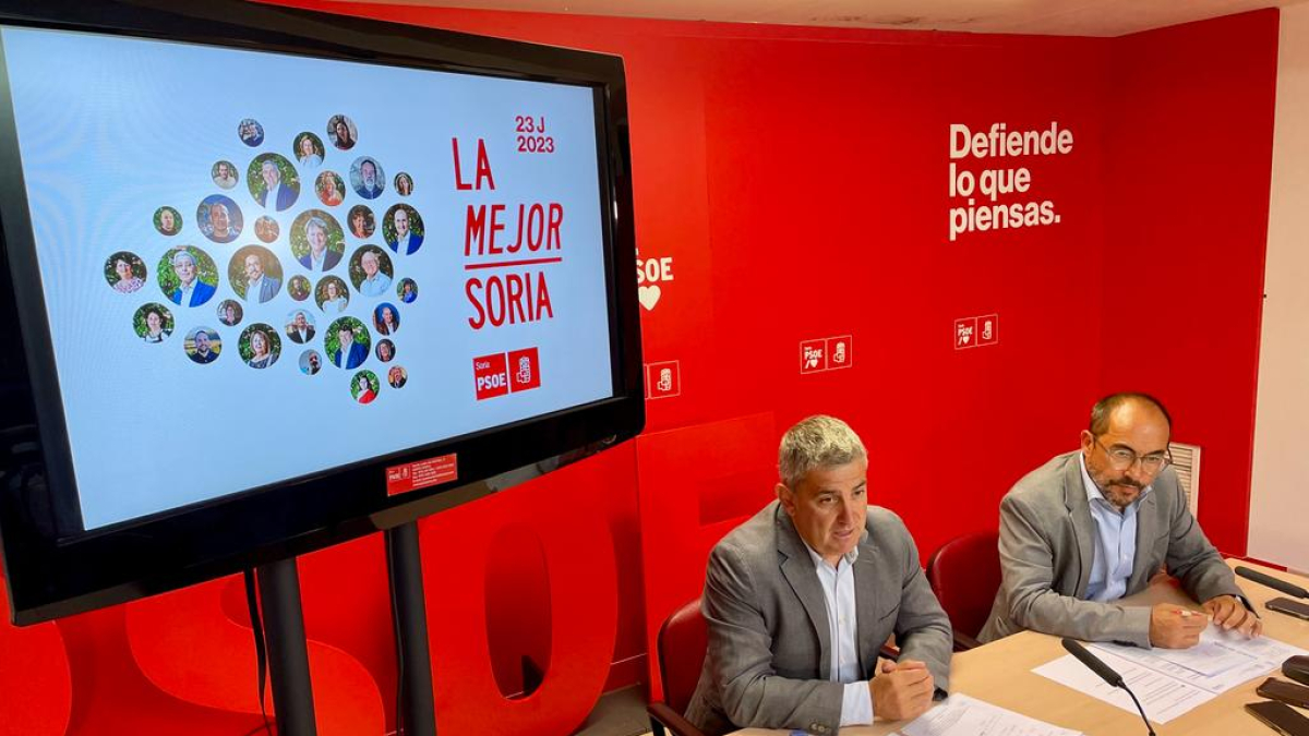 Los parlamentarios socialistas Javier Antón  y Luis Rey.