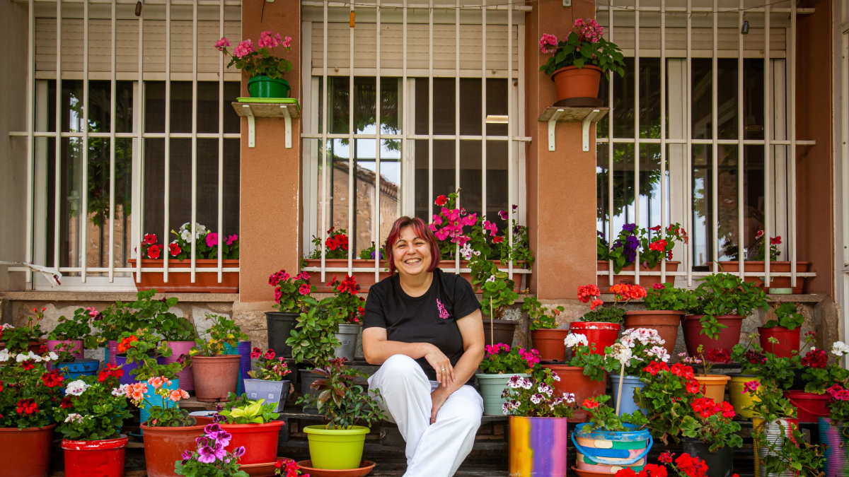 Tina, el motor de La Cantina de Navalcaballo y su afamado arroz con bogavante.