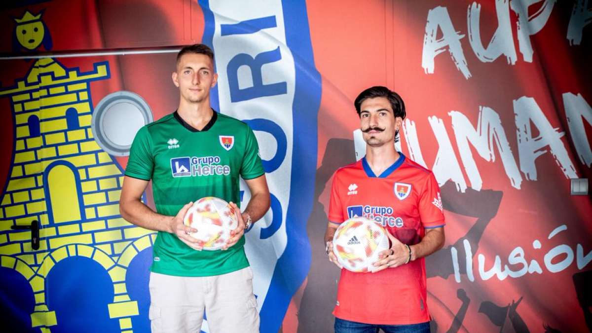 Kudakovskiy y Sanchidrián enfundados ya en la camiseta del CD Numancia.