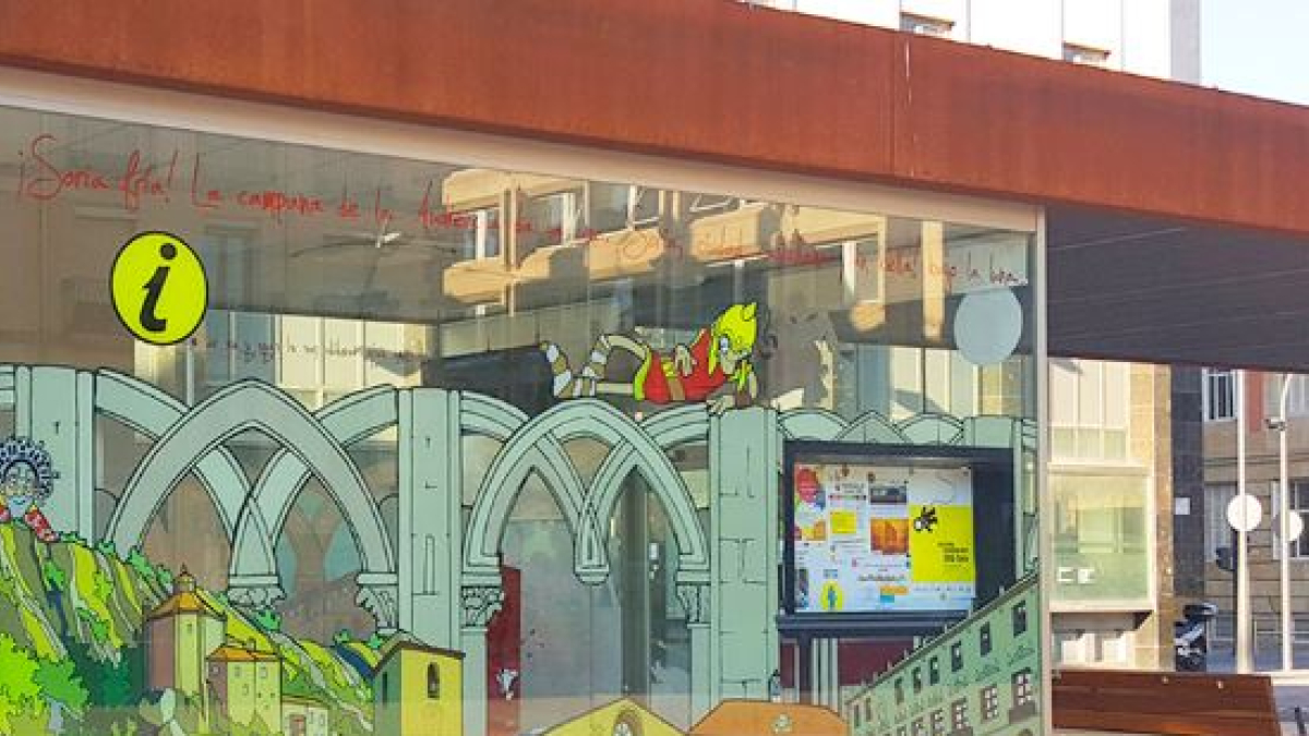 Oficina municipal de Información en la plaza Mariano Granados.