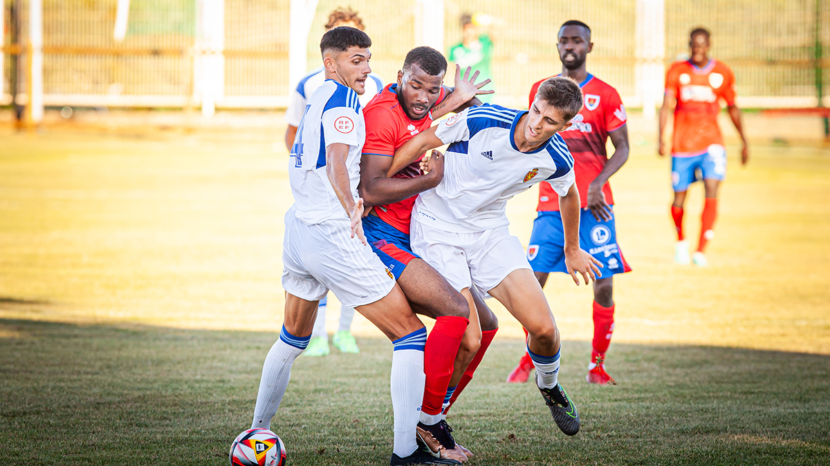 Kashama en el encuentro en Quintana ante el Deportivo Aragón.