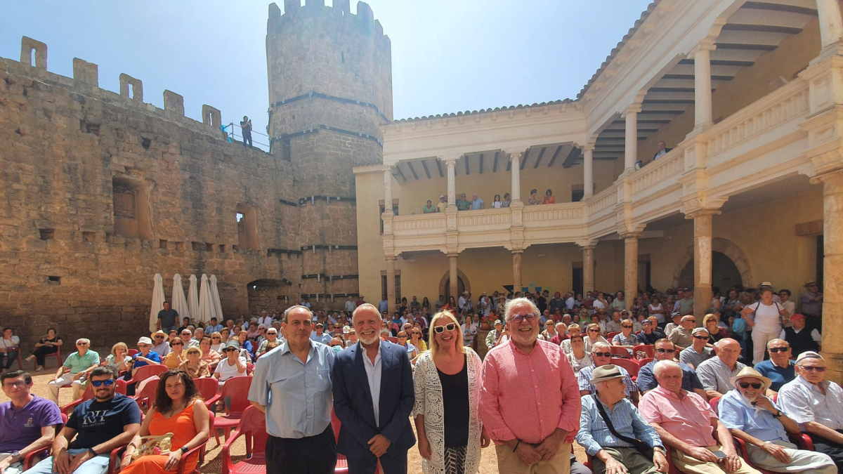 Javier Muñoz, José Antonio de Miguel, Yolanda de Gregorio y Carlos González en Monteagudo.