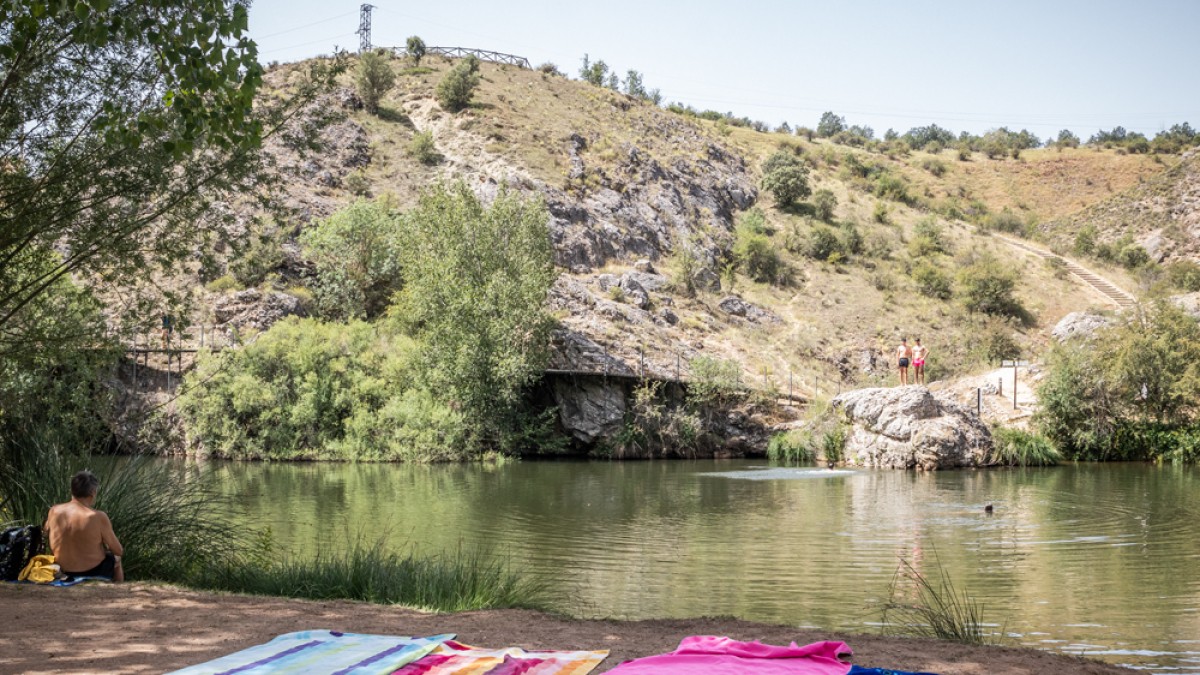 Soria capital marca este miércoles su récord de calor, así lo combaten los sorianos.