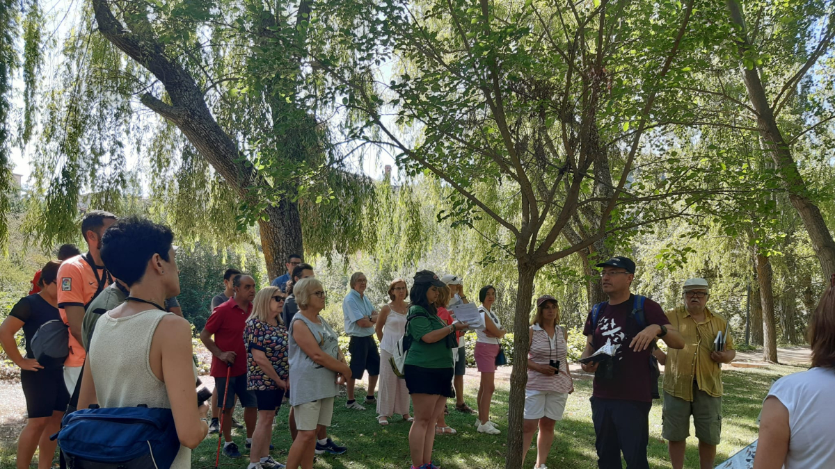 Participantes en el taller de identificación de aves de Almazán.