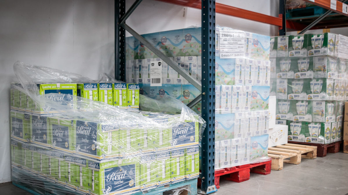 El almacén del Banco de Alimentos se encuentra en el polígono de Las Casas.