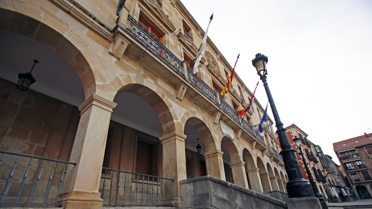 Edificio del Ayuntamiento, en la plaza Mayor de Soria. MARIO TEJEDOR