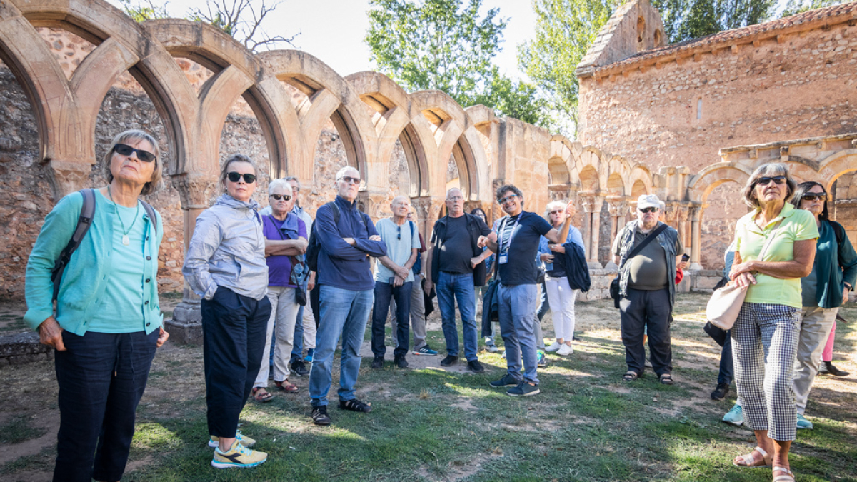Los estudiantes 'senior' alemanes en San Juan de Duero.