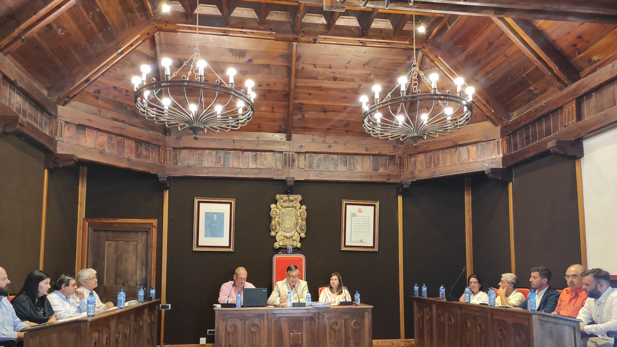 Corporación de El Burgo de Osma en el pleno que celebraron ayer.