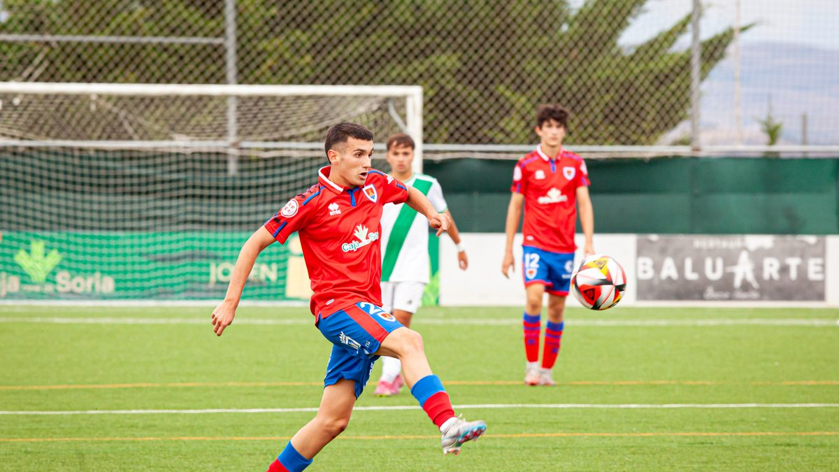 Un jugador del División de Honor rojillo durante un partido