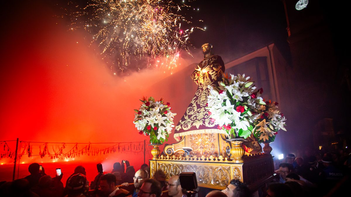 Almazán vibró acompañando al Nazareno