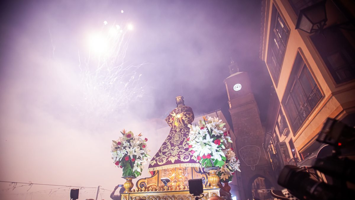 Espectáculo pirotécnico de la Bajada de Jesús en una imagen de archivo.