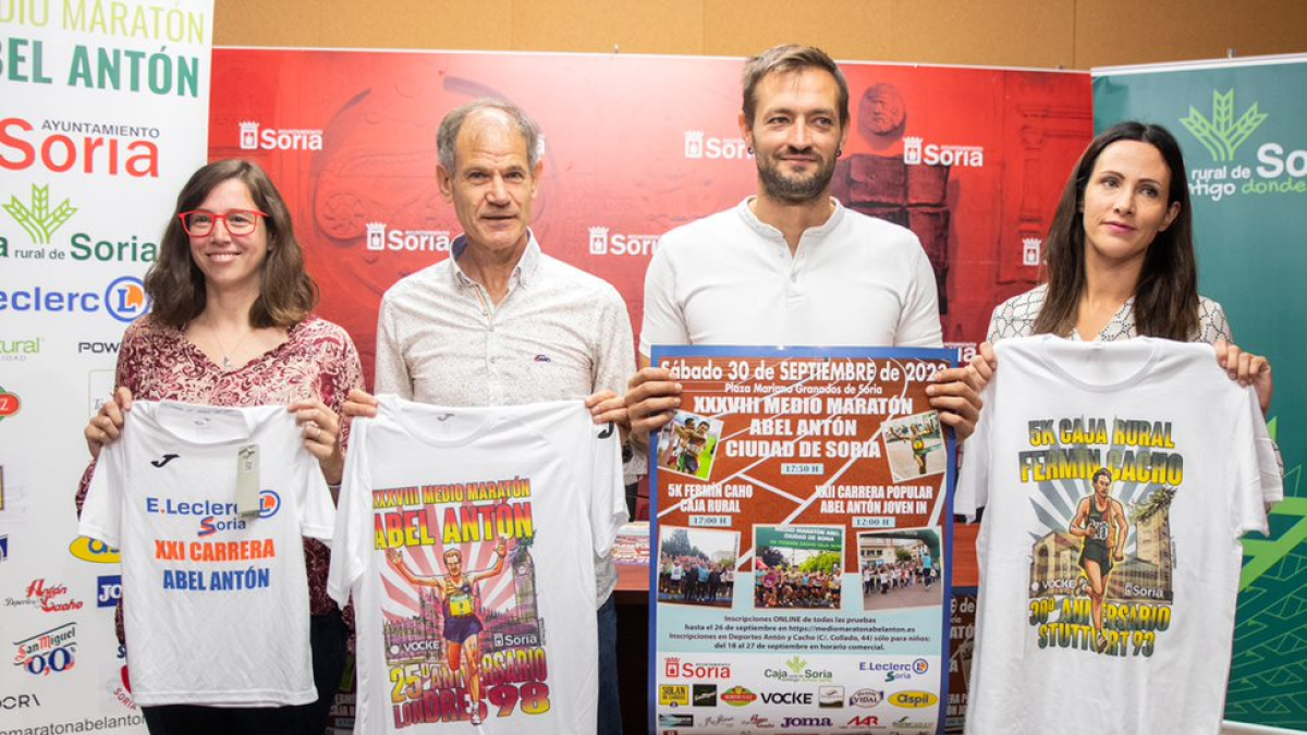 Emili Chauvin, Abel Antón, Manuel Salvador y Soledad Soriano en la presentación de las tres pruebas atléticas del 30 de septiembre.