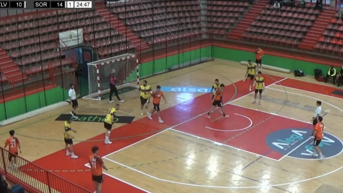 Imagen del partido de la quinta jornada del BM Soria en Torrelavega.