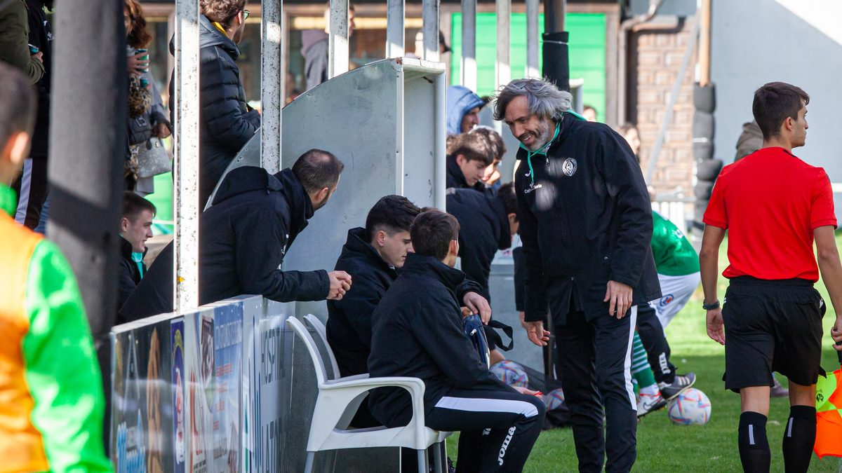 Eduardo Modrego durante un encuentro en el campo de San Juan.
