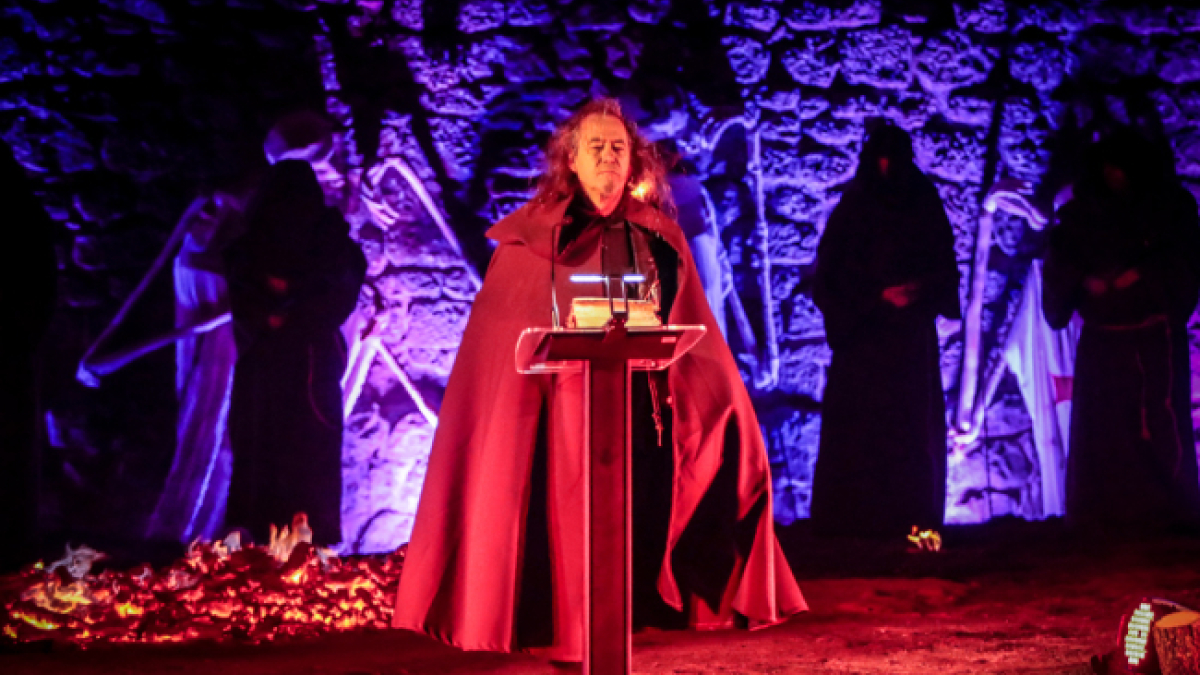 La lectura fue el último acto del Festival de las Ánimas.