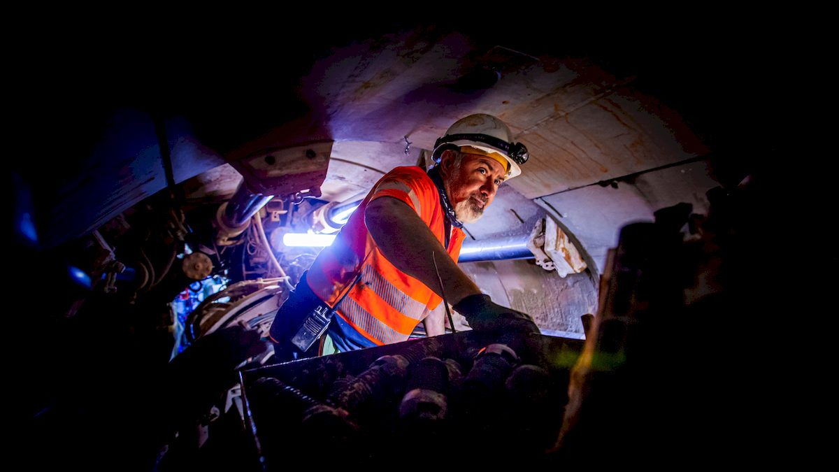 Un equipo de 12 personas perfora los 5 km junto con la tuneladora Saturia