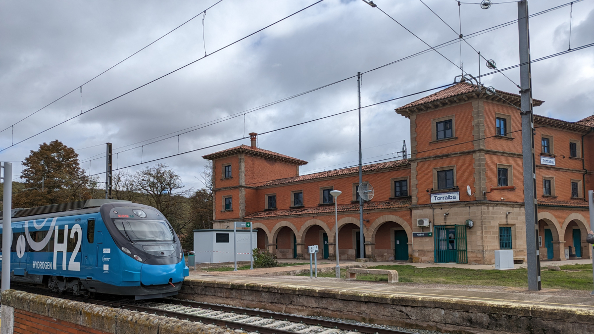 Un tren en pruebas en la estación de Torralba. HDS