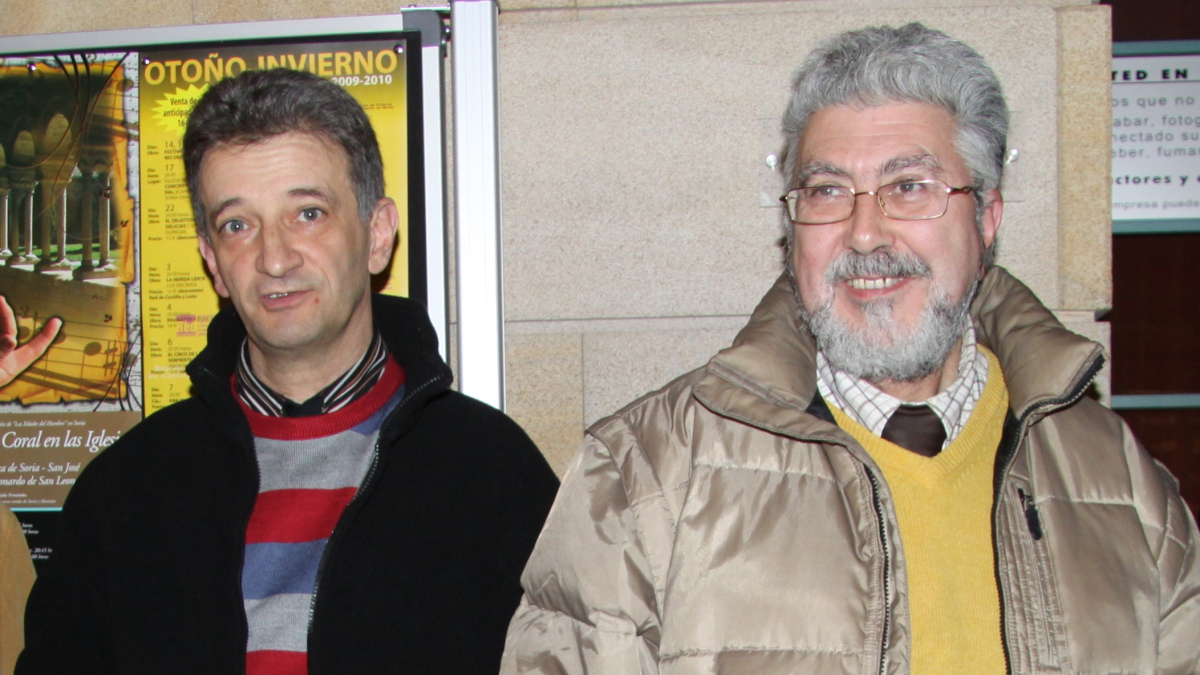 El crítico Julián de la Llana del Río y el operador de cabina José Antonio Silva
Gómez fotografiados en 2009.