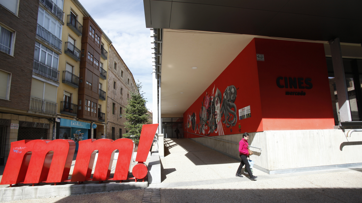 El mercado municipal se moderniza con la venta por internet.