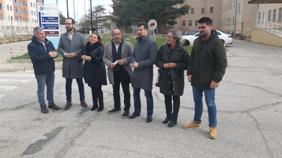 Tudanca junto al resto de socialistas sorianos en el Hospital del Mirón.
