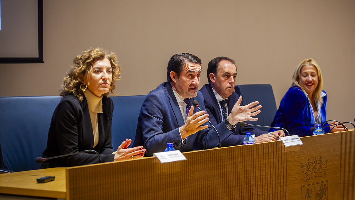 Presentación de las normas urbanísticas de Soria a cargo del consejero de Medio Ambiente.