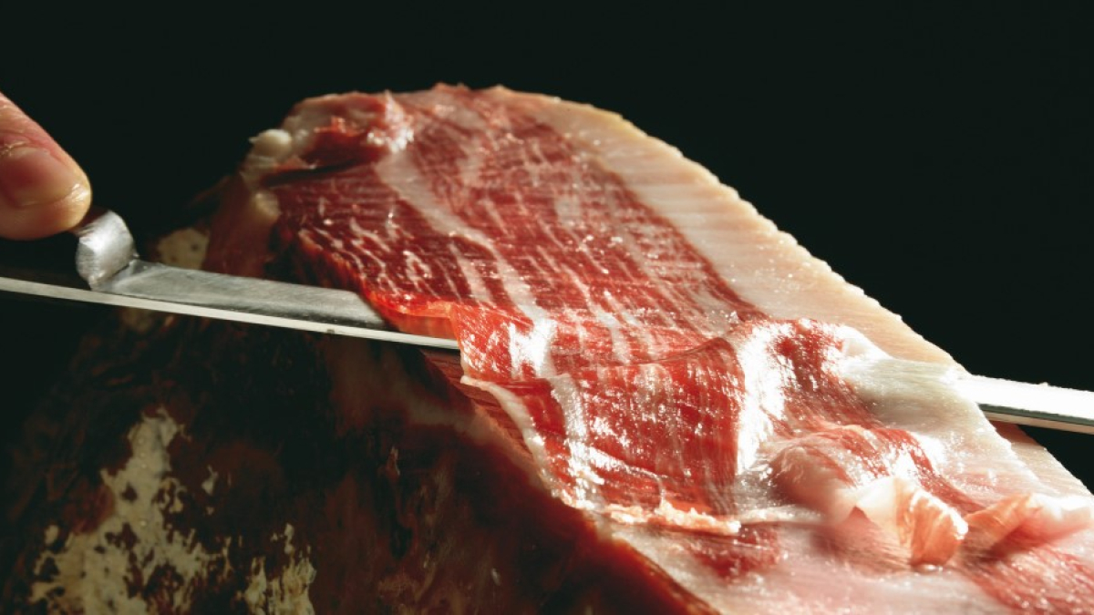 Embutidos como el jamón son clásicos de la Navidad y en Tierra de Sabor hay numerosas referencias con la Marca de Garantía.