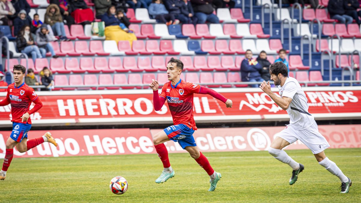 Carlos González en el partido del pasado domingo ante el Ursaria en Los Pajaritos