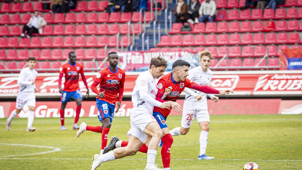En el partido disputado en Los Pajaritos el Numancia venció 3-0 al Ursaria