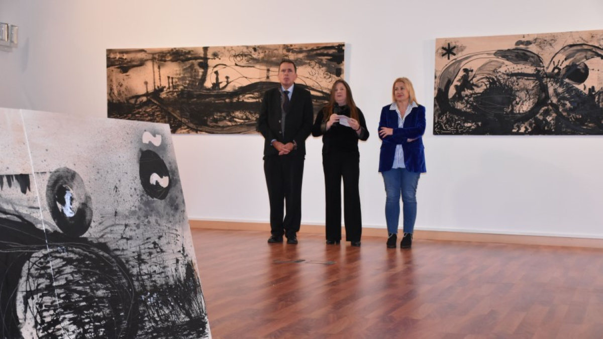 Inauguración de la exposición 'Mantra' en la Escuela de Arte de la mano del Conservatorio.