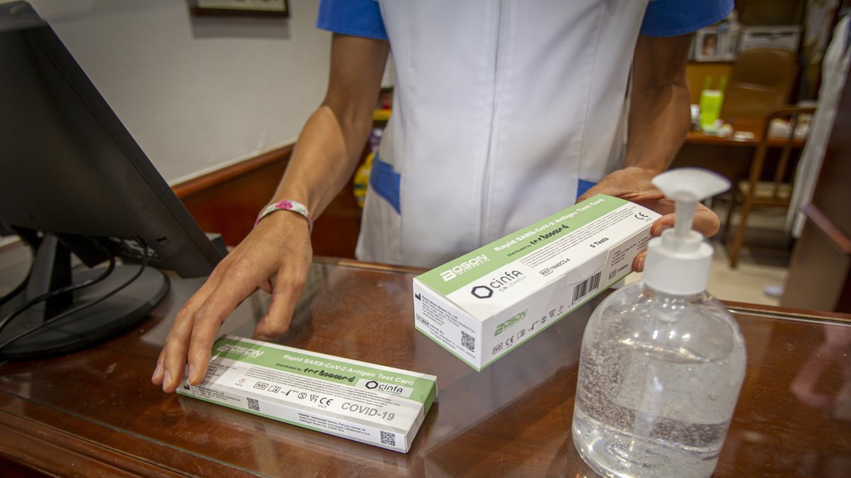 Venta de test de antígenos en farmacia.