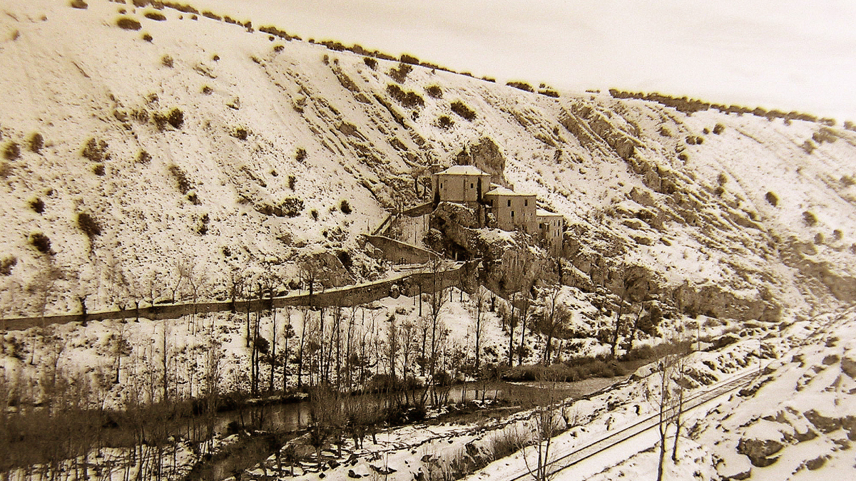 Remanso suave del discurrir del Duero y de la quietud espiritual de la ermita de San Saturio, hacia 1960.