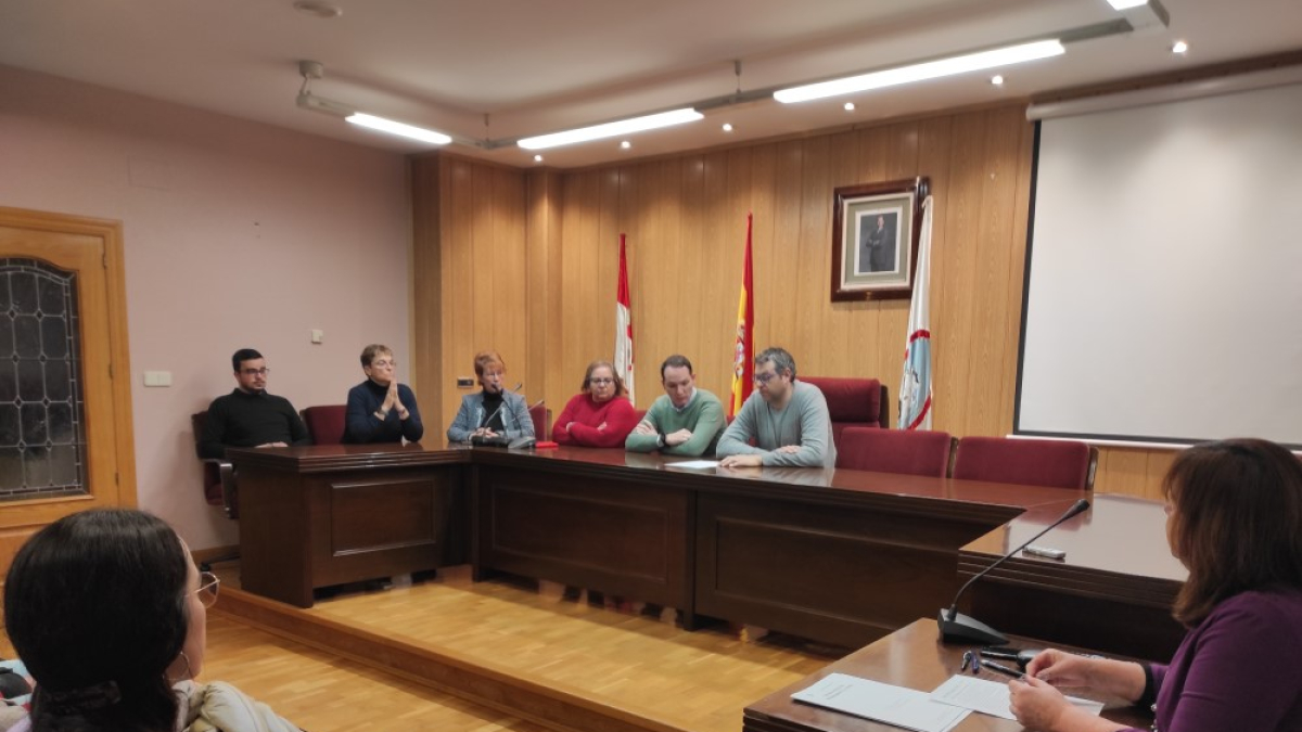 Pleno de San Esteban de Gormaz en la mañana de este domingo.