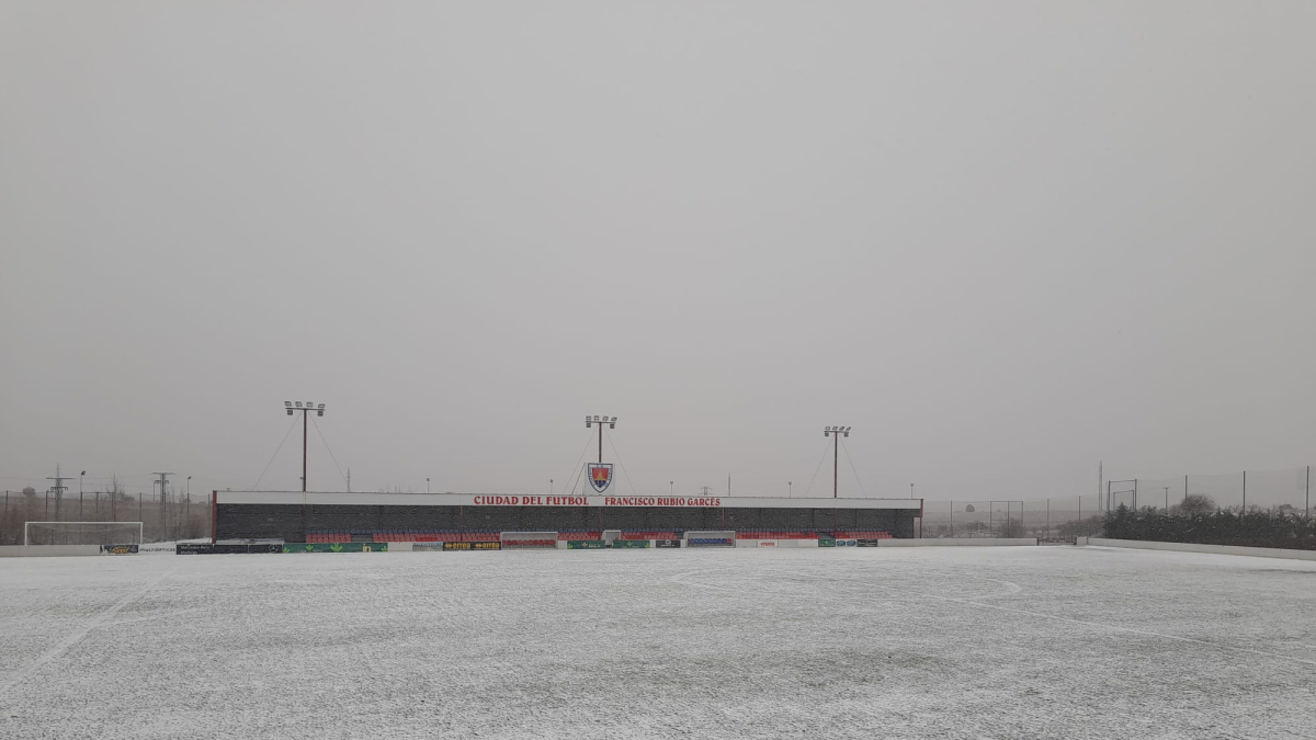 La nevada aplaza el partido del Numancia juvenil ante el Madrid en la Ciudad Deportiva.