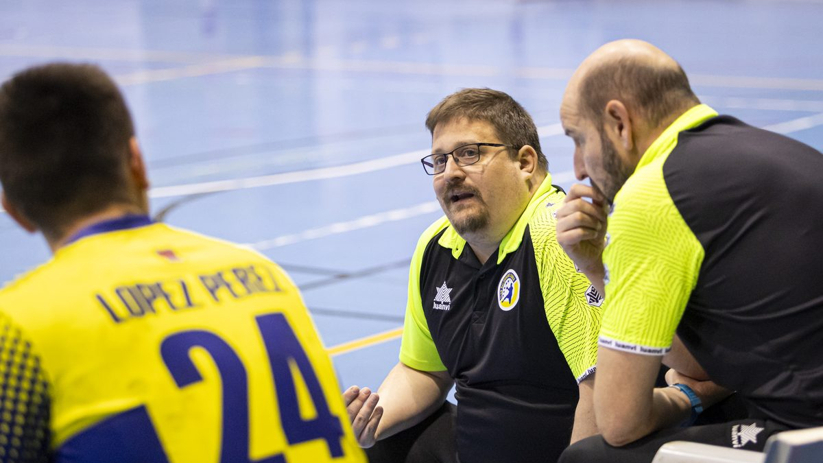 El entrenador del Balonmano Soria, Jordi Lluelles