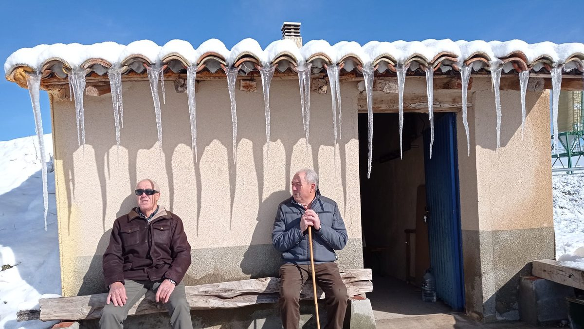 Carámbanos en la bodega de los hermanos Medrano