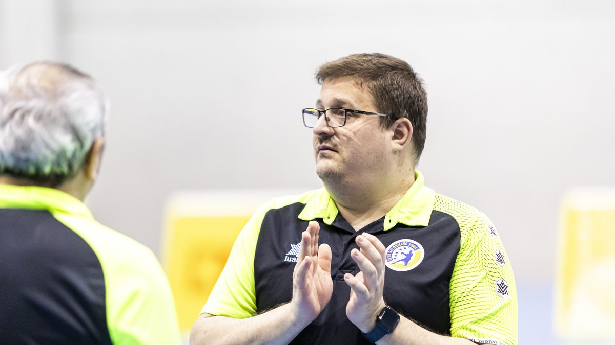 Lluelles podría afrontar el sábado su último partido como entrenador del BM Soria en la cancha del San Andrés.