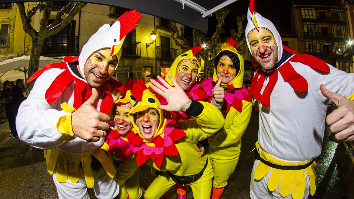 Personas disfrazadas de Carnaval en 2023.
