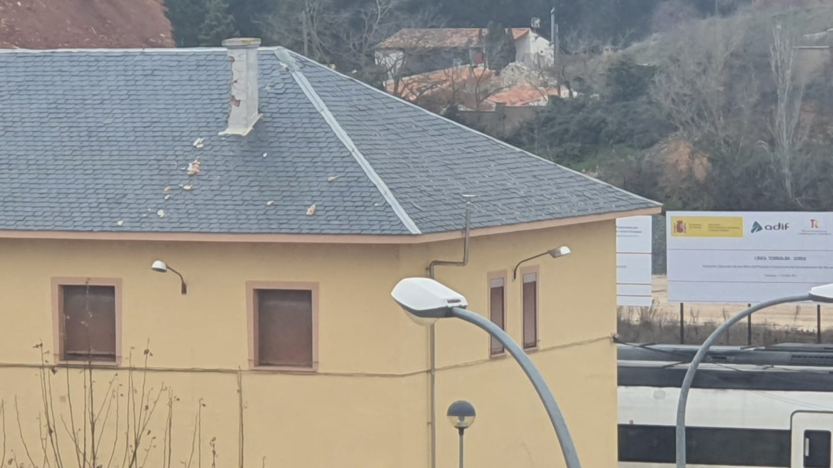 Imagen del edificio de la estación del Cañuelo.