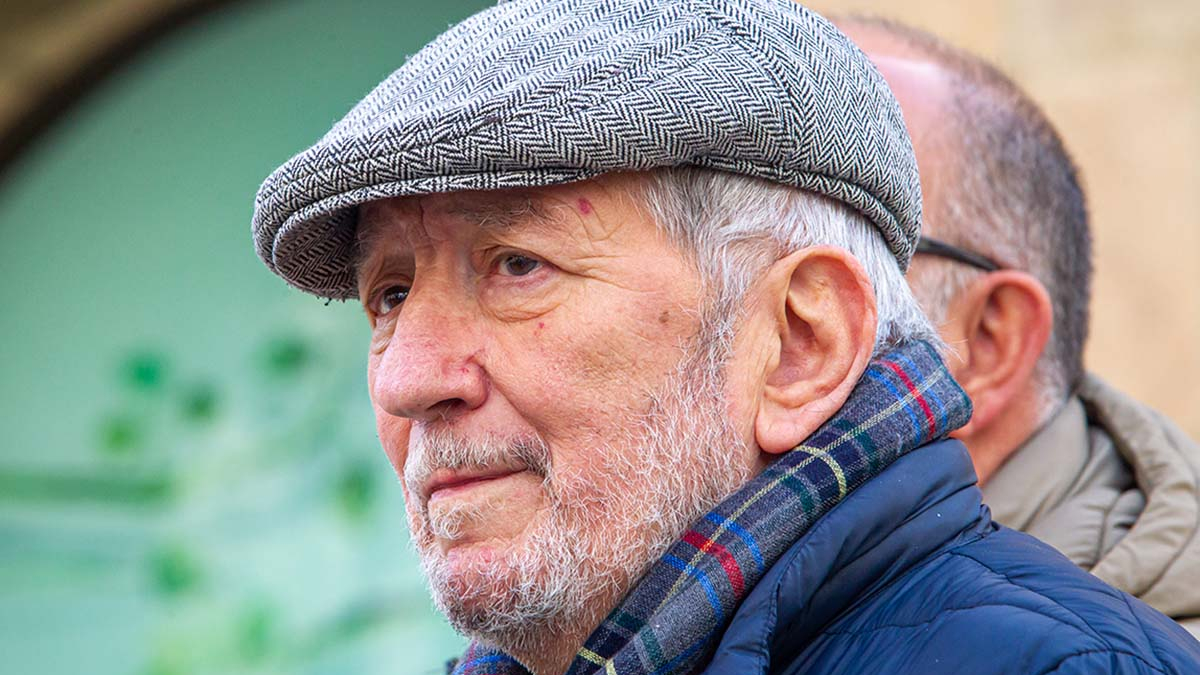 Jesús Bárez, intelectual, profesor, humanista, político y, con palabras prestadas de Machado, “en el buen sentido de la palabra, un hombre bueno