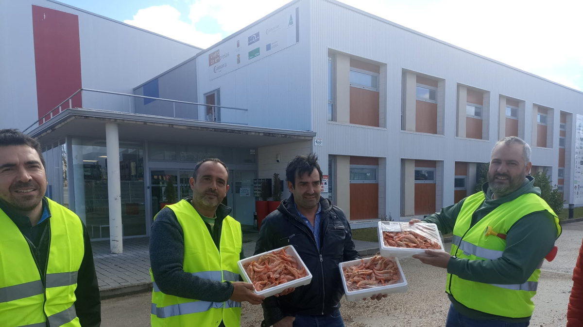El 'obsequio' de unas cajas de marisco en las oficinas de Asaja dinamita la sintonía entre las organizaciones agrarias y el movimiento 6F.
