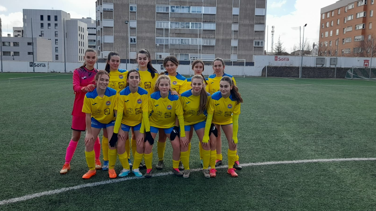 El C.D. San Esteban lidera la Liga Provincial femenina.