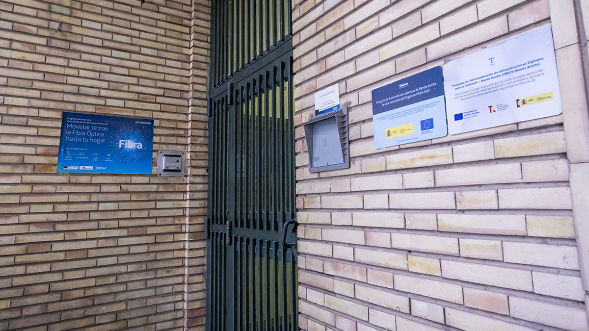 Entrada al edificio de Telefónica en Soria.