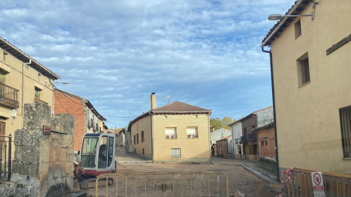 Actuaciones de mejora en la localidad de Valdelubiel.